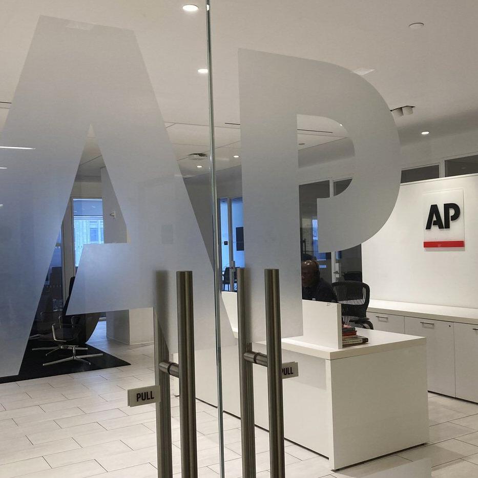 The Associated Press, banned from White House press pool, renews request to court for reinstatement